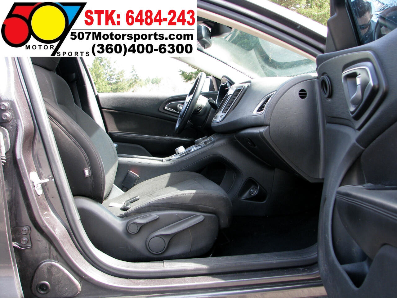 Used 2015 Chrysler 200 Limited w/ Convenience Group image 41