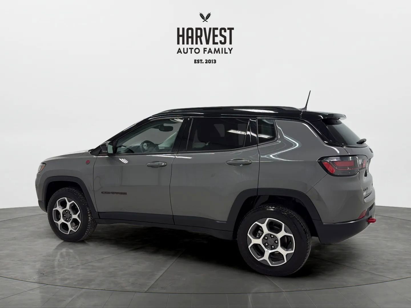 Used 2022 Jeep Compass Trailhawk w/ Trailhawk Elite Group AWD/4WD image 3