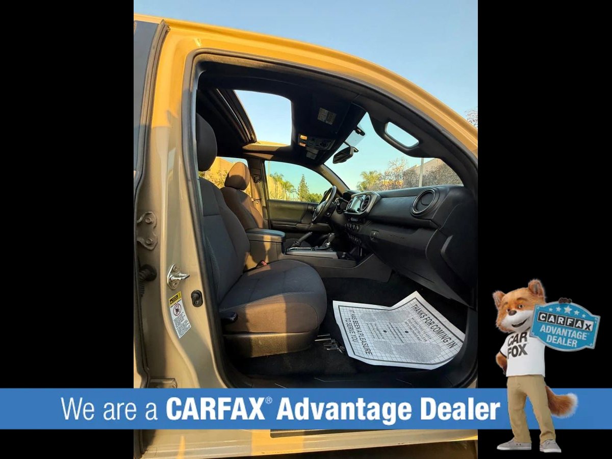 Used 2017 Toyota Tacoma TRD Off-Road w/ Premium & Technology Package image 36