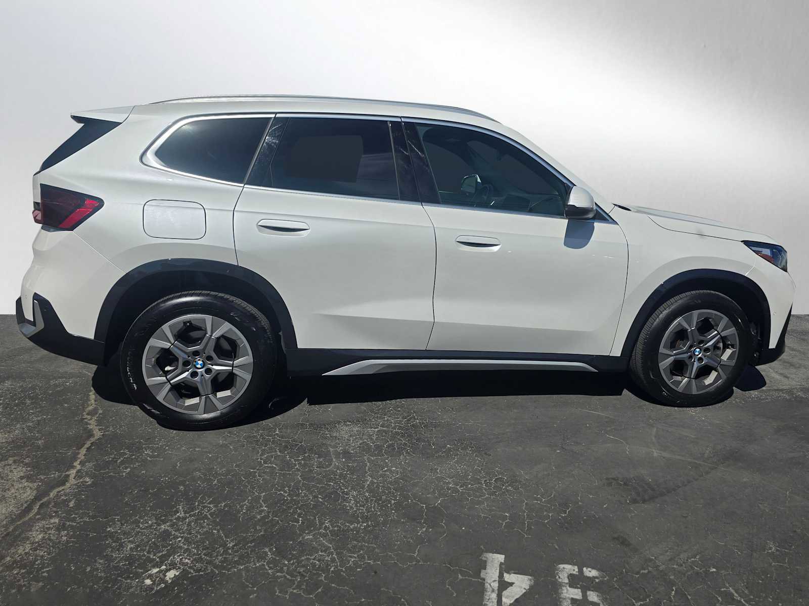 Used 2025 BMW X1 xDrive28i image 2