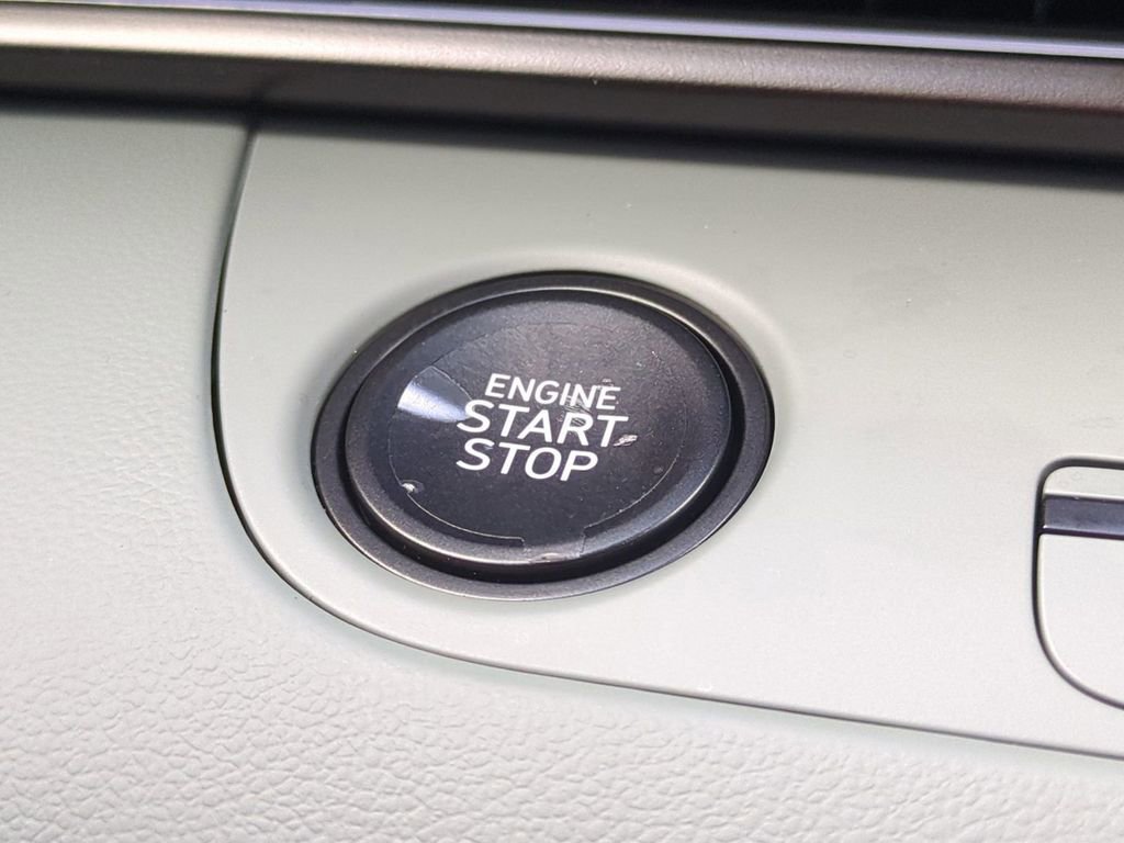 New 2026 Hyundai Elantra Limited image 36