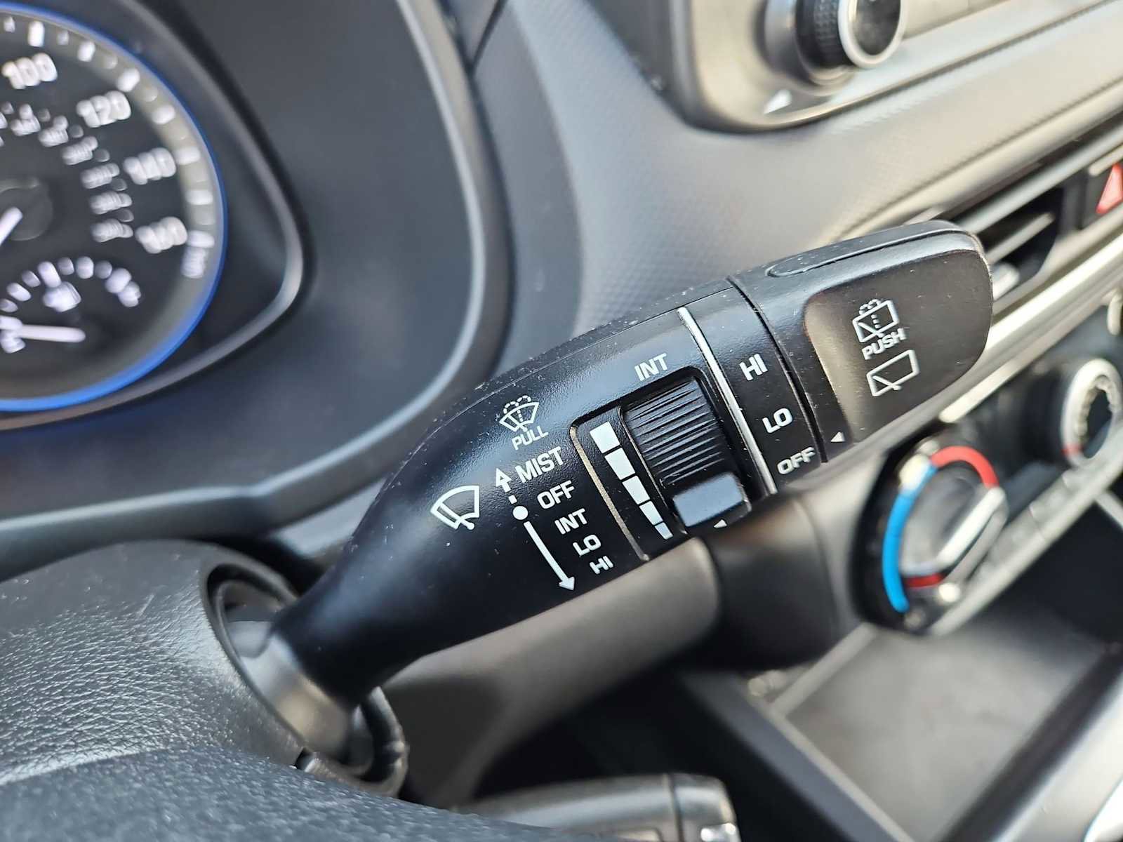 Used 2022 Hyundai Kona SE image 26