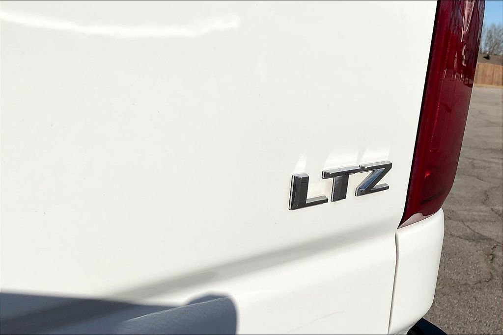 Used 2024 Chevrolet Silverado 2500 LTZ w/ LTZ Convenience Package image 34