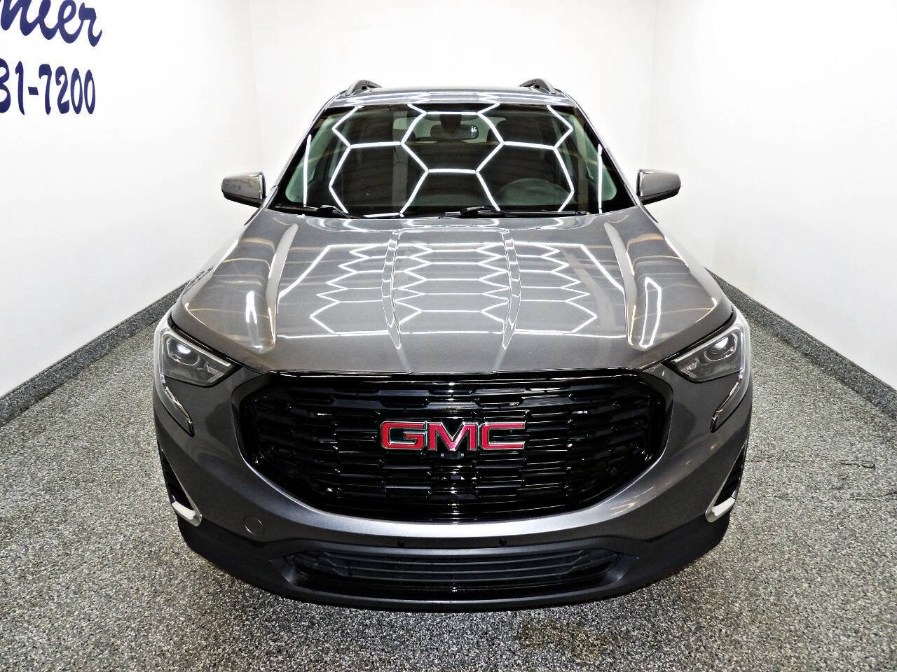 Used 2018 GMC Terrain SLE w/ Driver Convenience Package AWD/4WD image 2