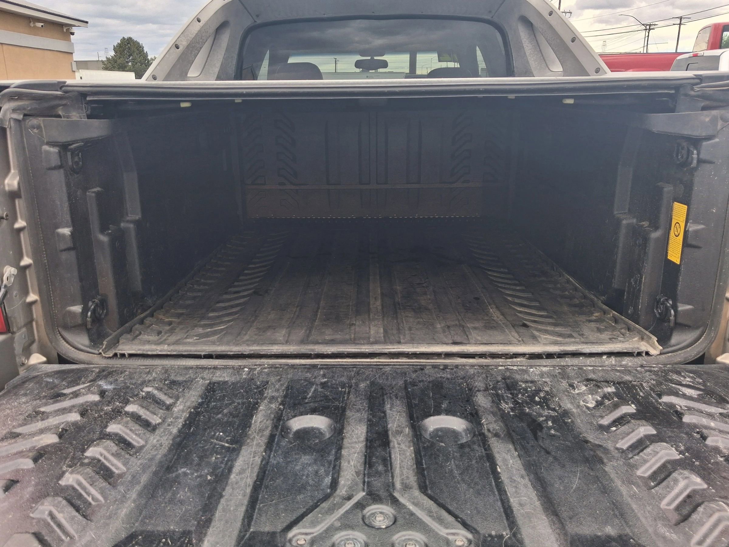 Used 2002 Chevrolet Avalanche 2500 w/ Convenience Pkg AWD/4WD image 5