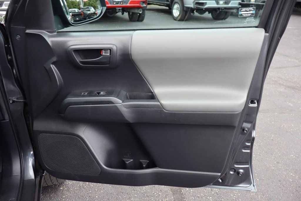 Used 2022 Toyota Tacoma SR5 image 22