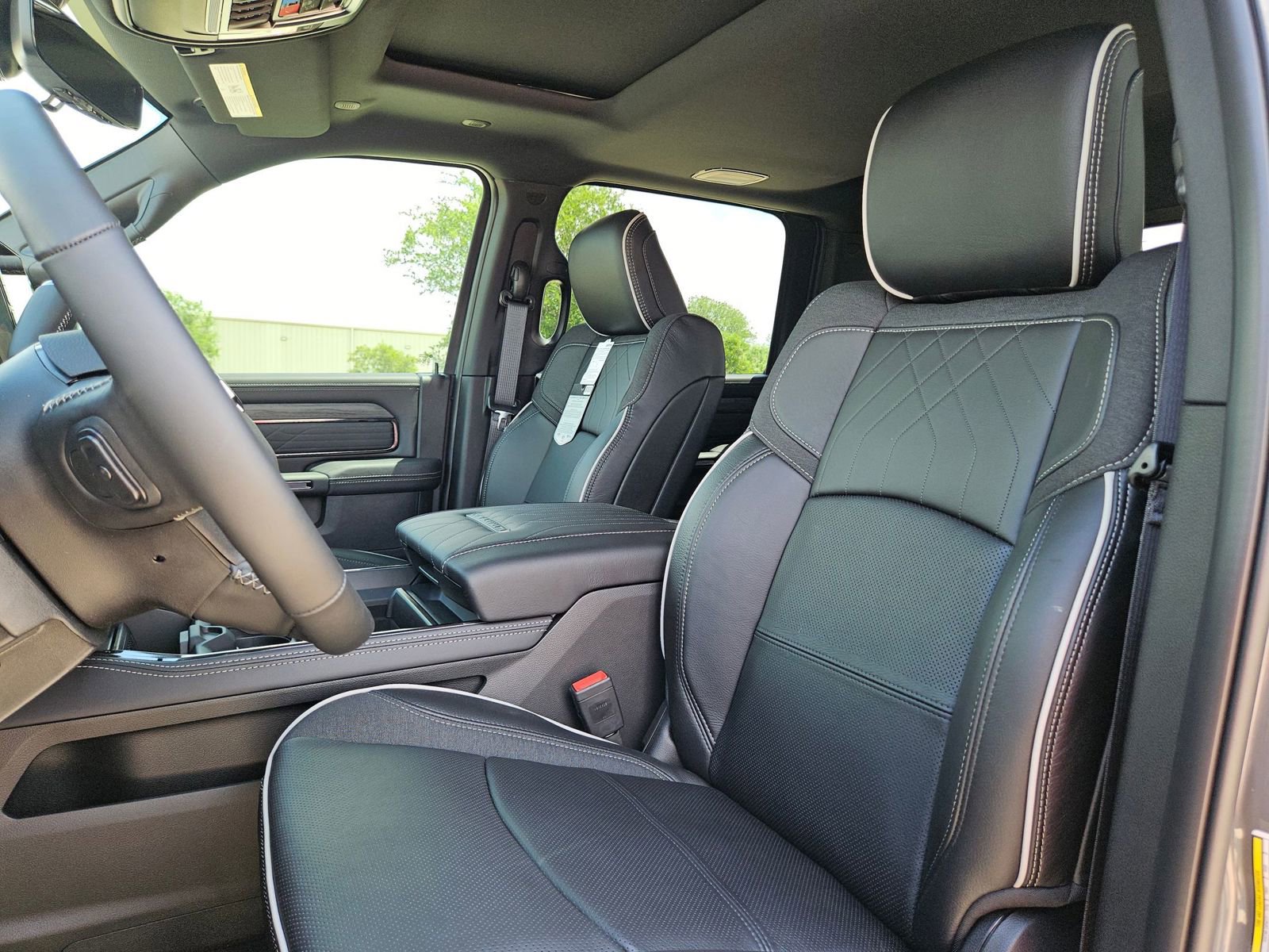 New 2026 RAM 2500 Limited AWD/4WD image 13