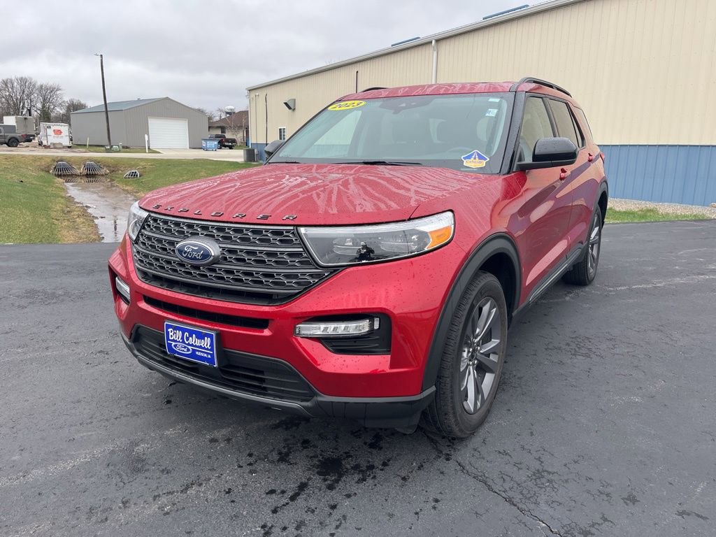 Used 2023 Ford Explorer XLT w/ Equipment Group 202A image 8