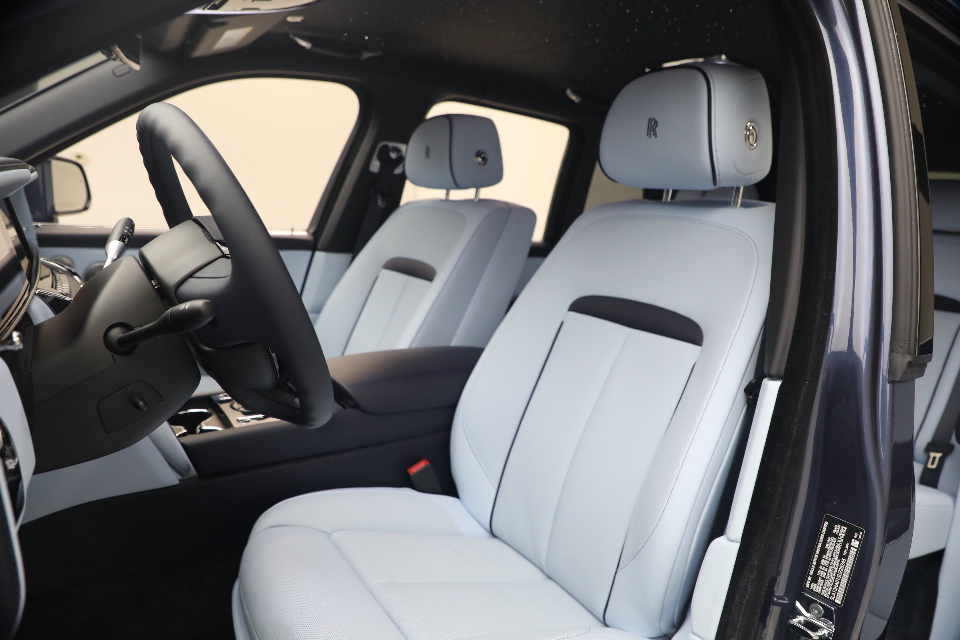 Certified 2025 Rolls-Royce Cullinan AWD/4WD image 17