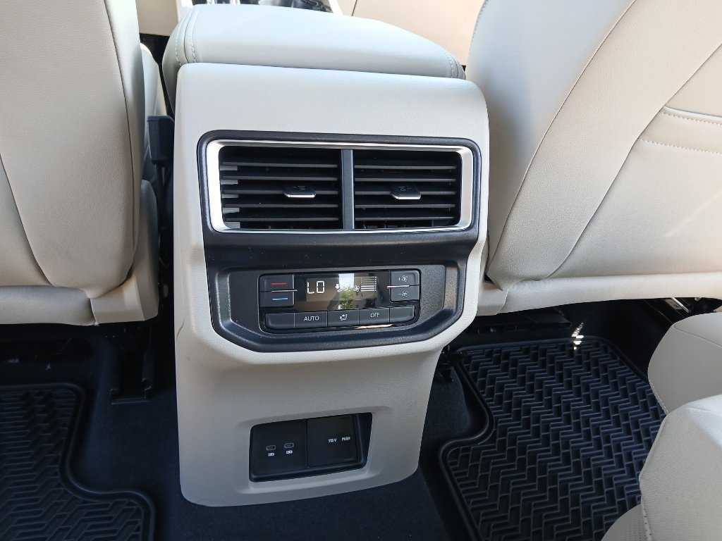 New 2026 Volkswagen Atlas SE FWD image 19