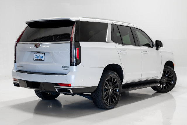 Used 2023 Cadillac Escalade Premium Luxury AWD/4WD image 32