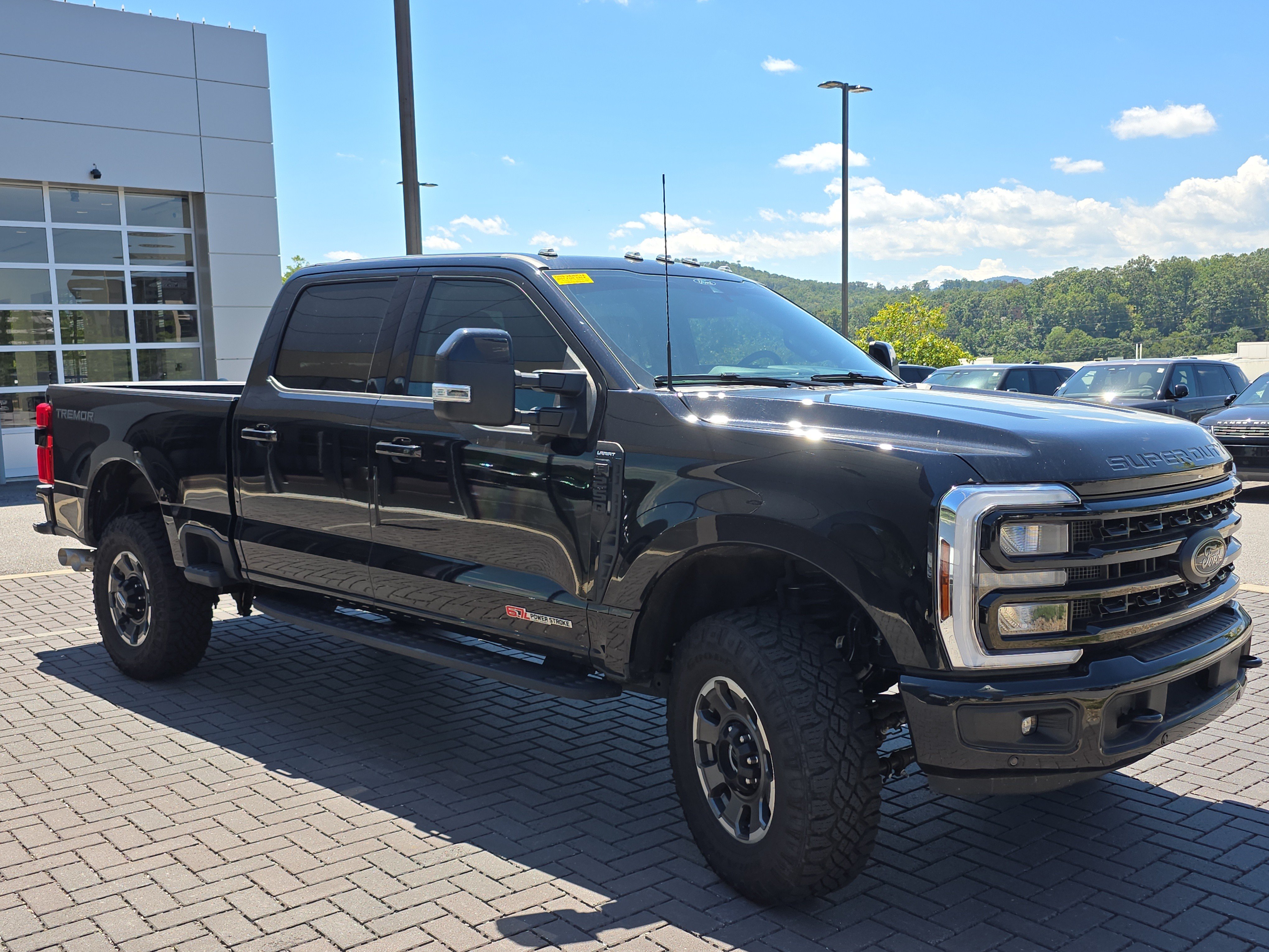 Used 2024 Ford F250 Lariat w/ Lariat Ultimate Package AWD/4WD image 3