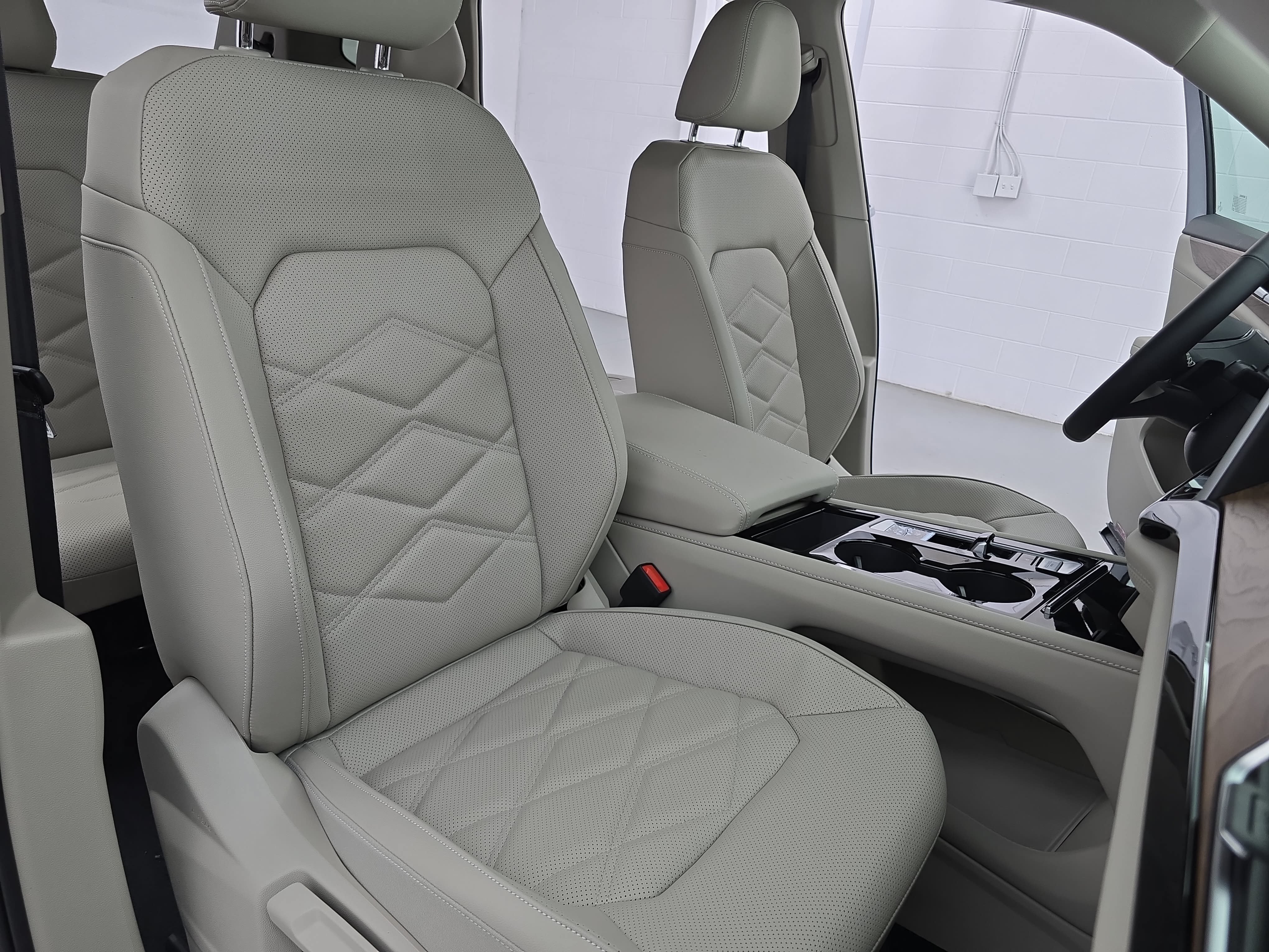 New 2026 Volkswagen Atlas SE FWD image 10