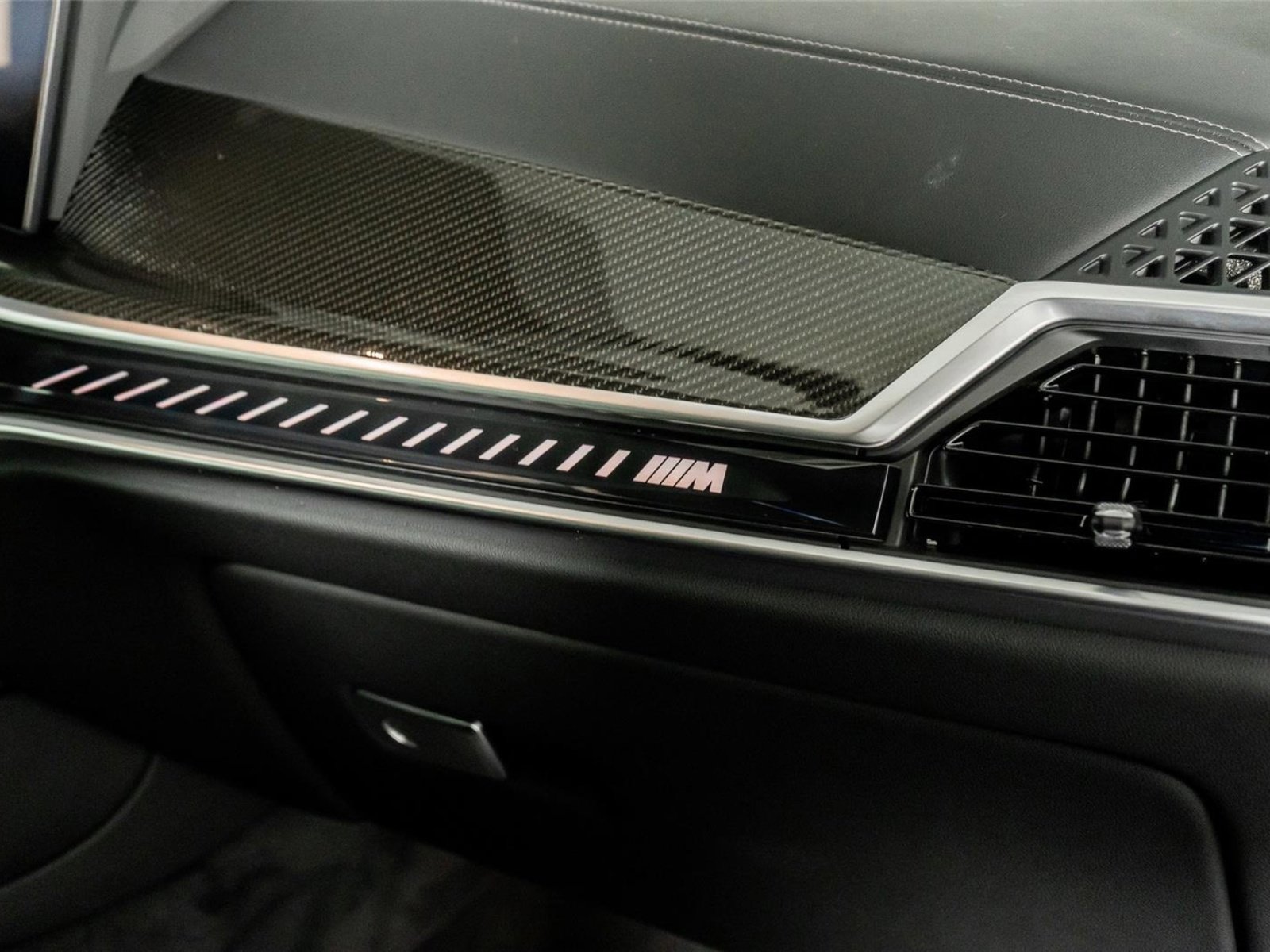 Used 2026 BMW X6 M Competition AWD/4WD image 48