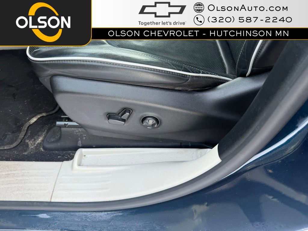 Used 2023 Chrysler Pacifica Limited image 11
