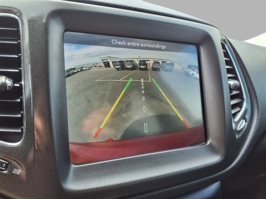 Used 2020 Jeep Compass Trailhawk image 6