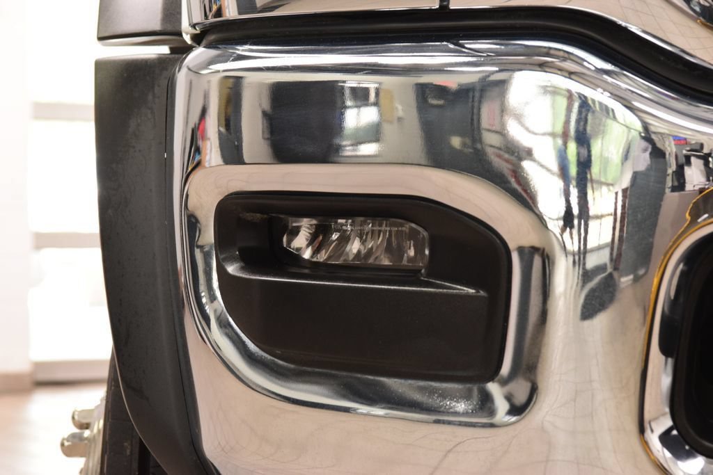 Used 2025 RAM 5500 4x4 Crew Cab image 8