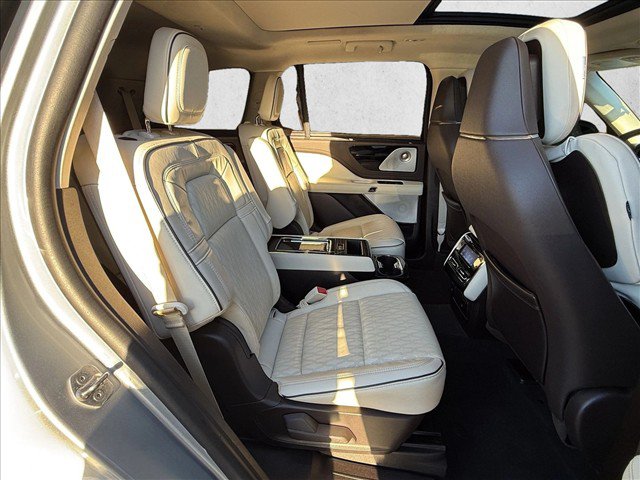 Used 2023 Lincoln Aviator Black Label w/ Jet Package AWD/4WD image 22