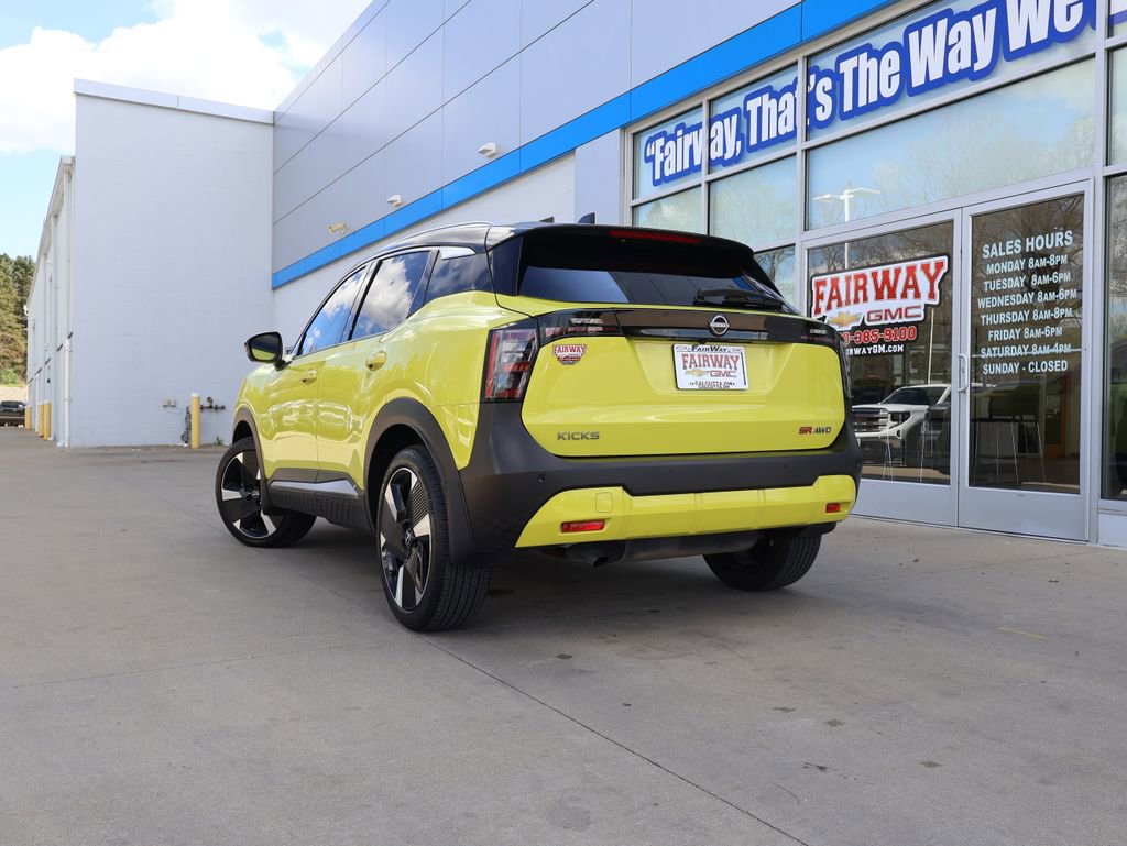 Used 2025 Nissan Kicks SR image 33