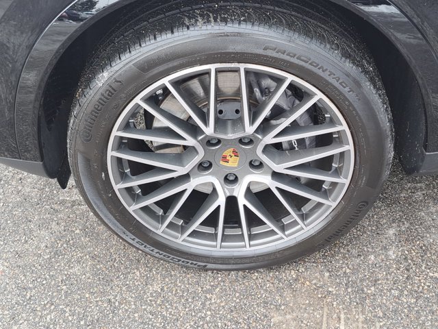 Certified 2021 Porsche Cayenne image 14