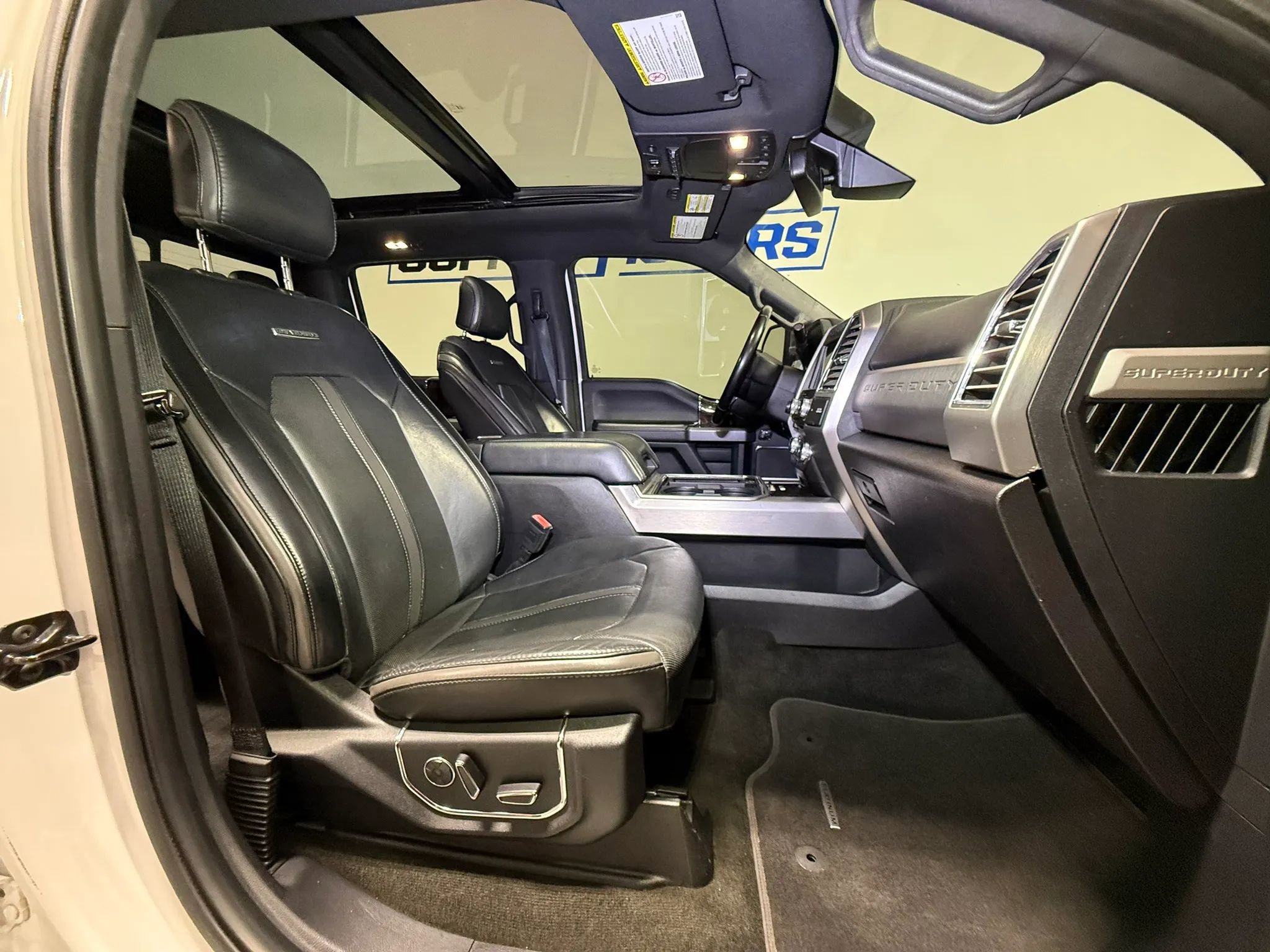 Used 2017 Ford F250 Platinum w/ Platinum Ultimate Package AWD/4WD image 12