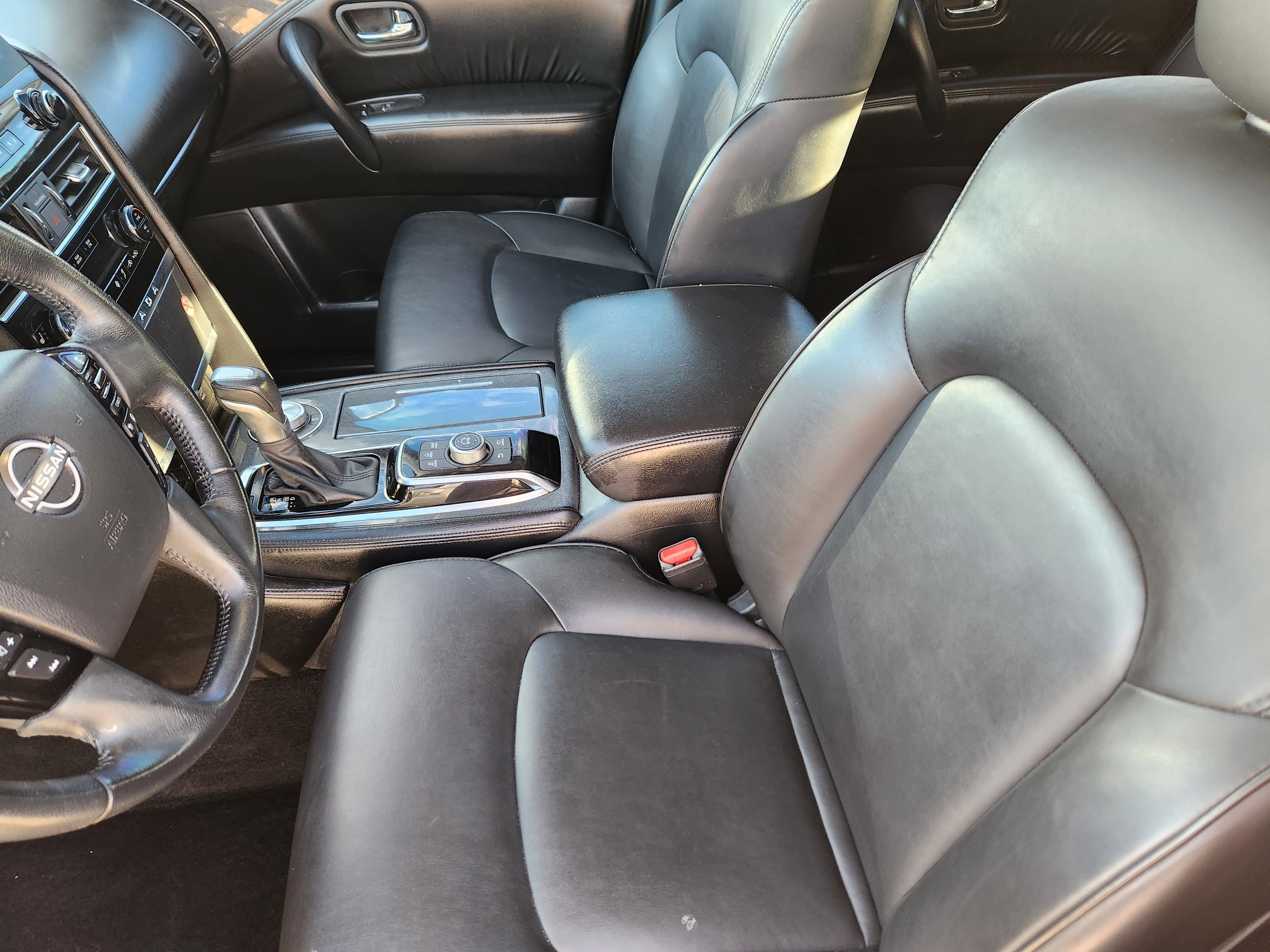 Used 2023 Nissan Armada SV image 10