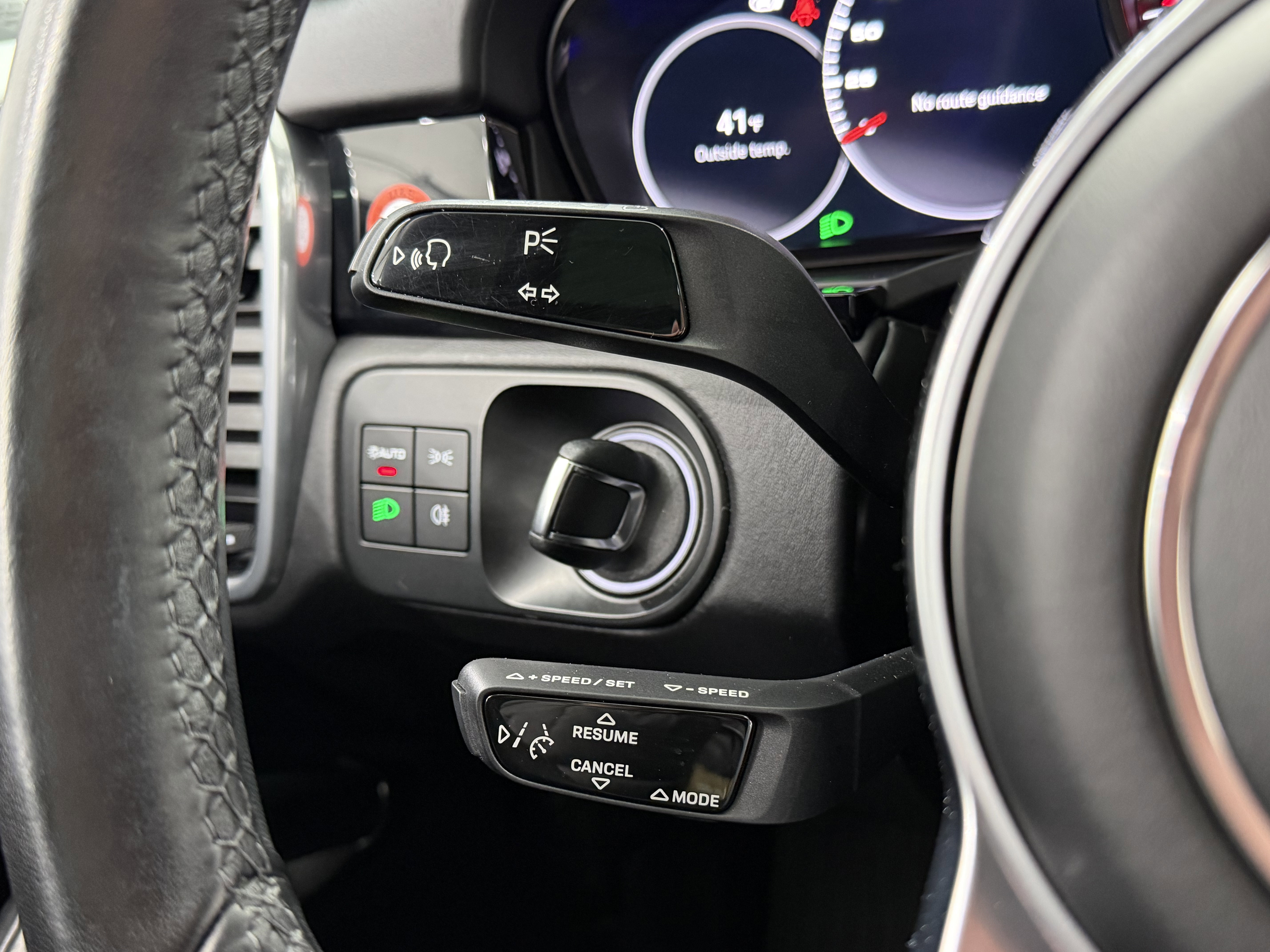 Certified 2022 Porsche Cayenne Platinum Edition image 50