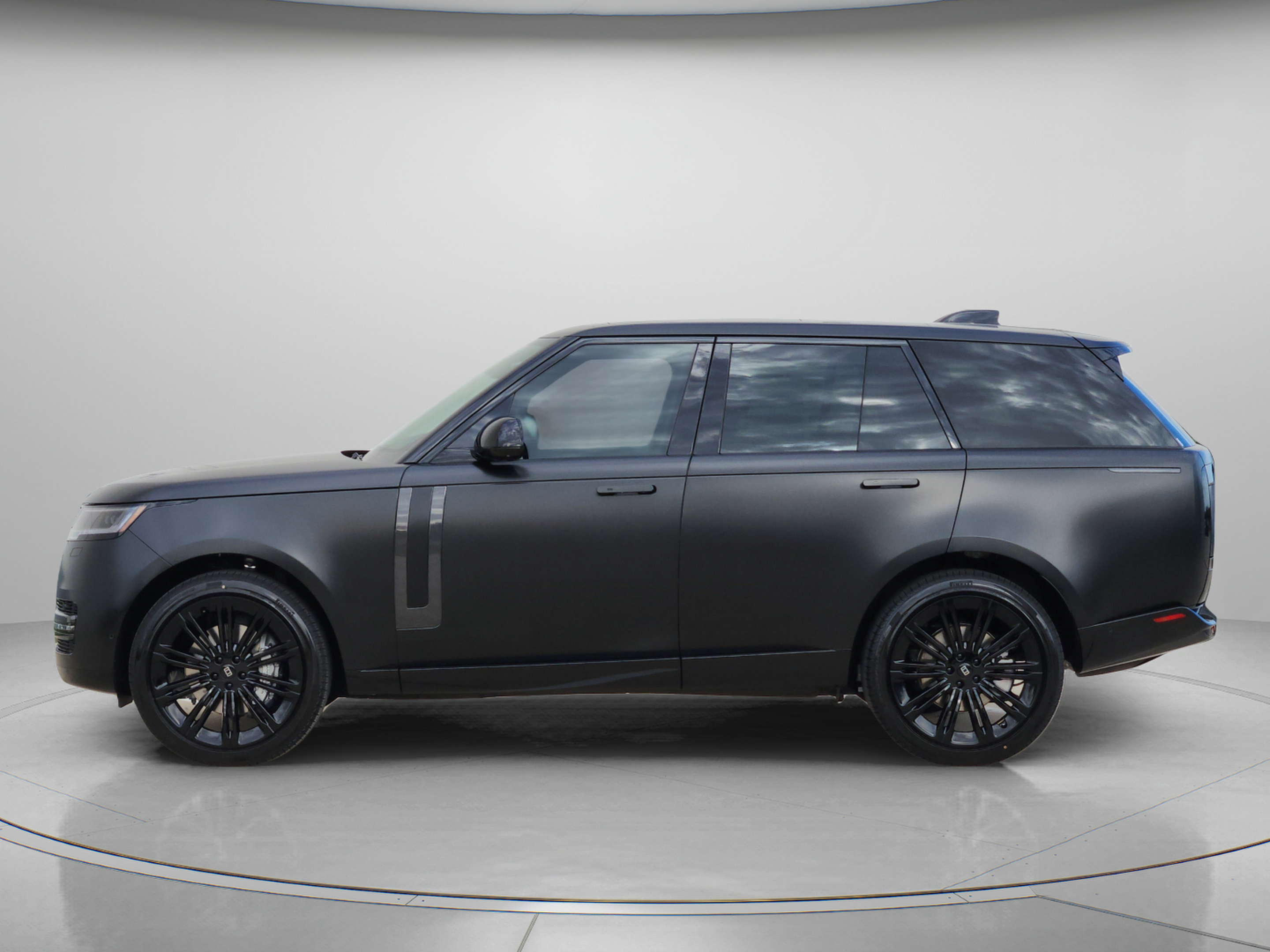 New 2027 Land Rover Range Rover SE AWD/4WD image 2