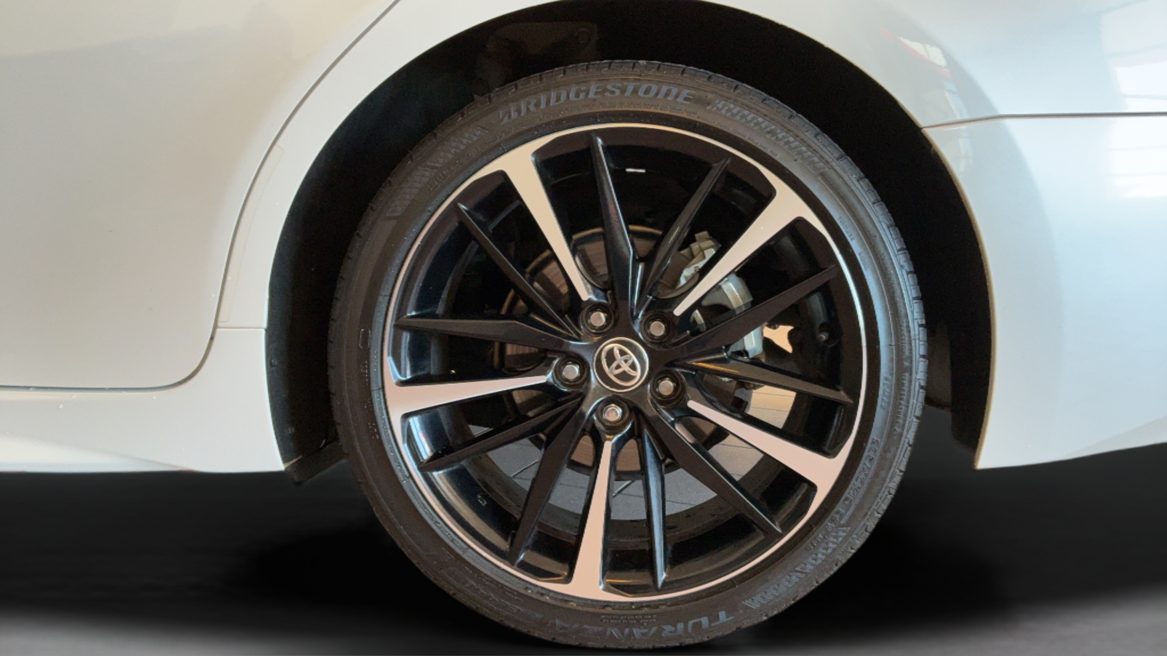 Used 2020 Toyota Camry XSE FWD image 36