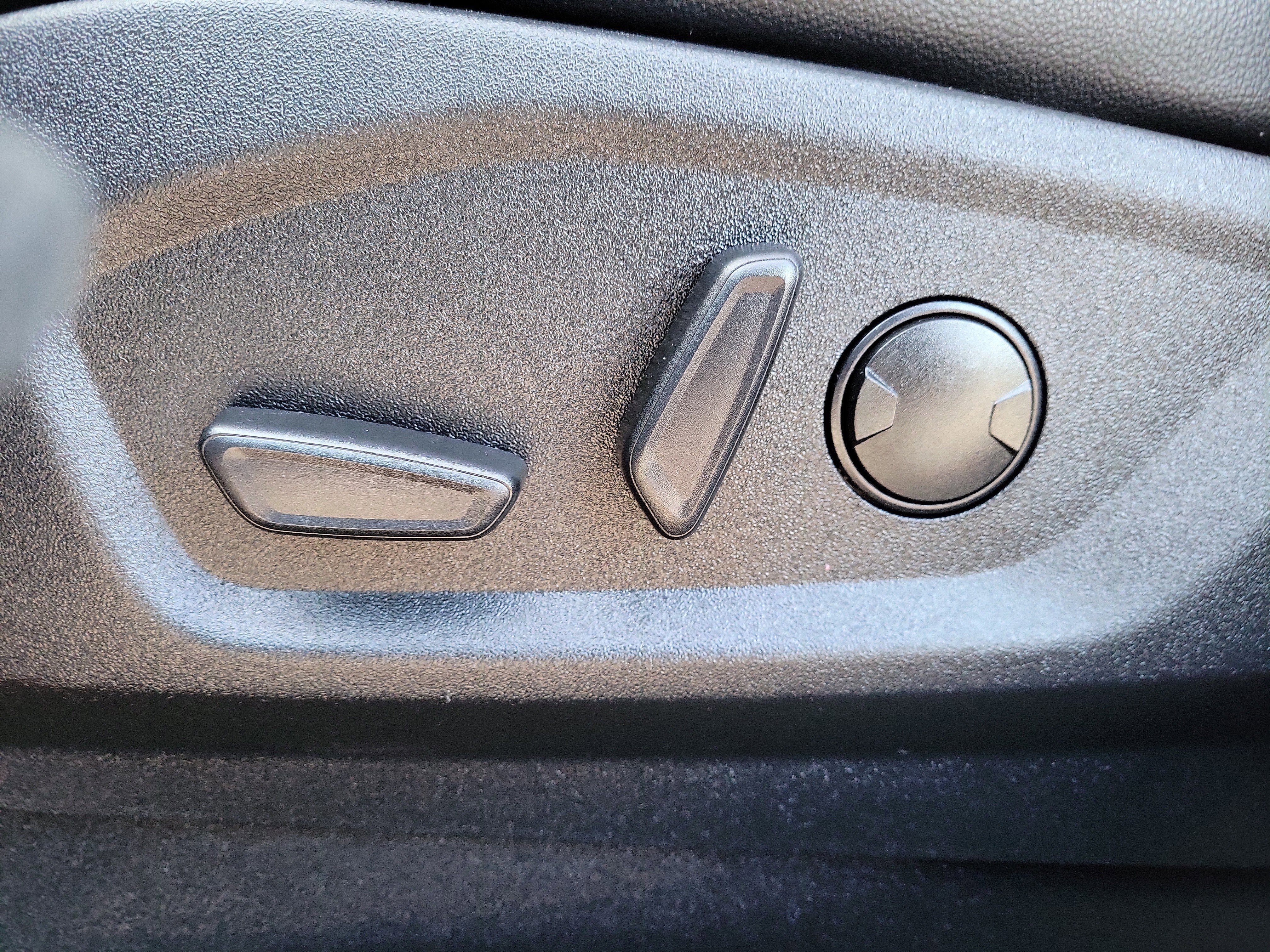 Used 2024 Ford Edge ST w/ Equipment Group 401A image 21