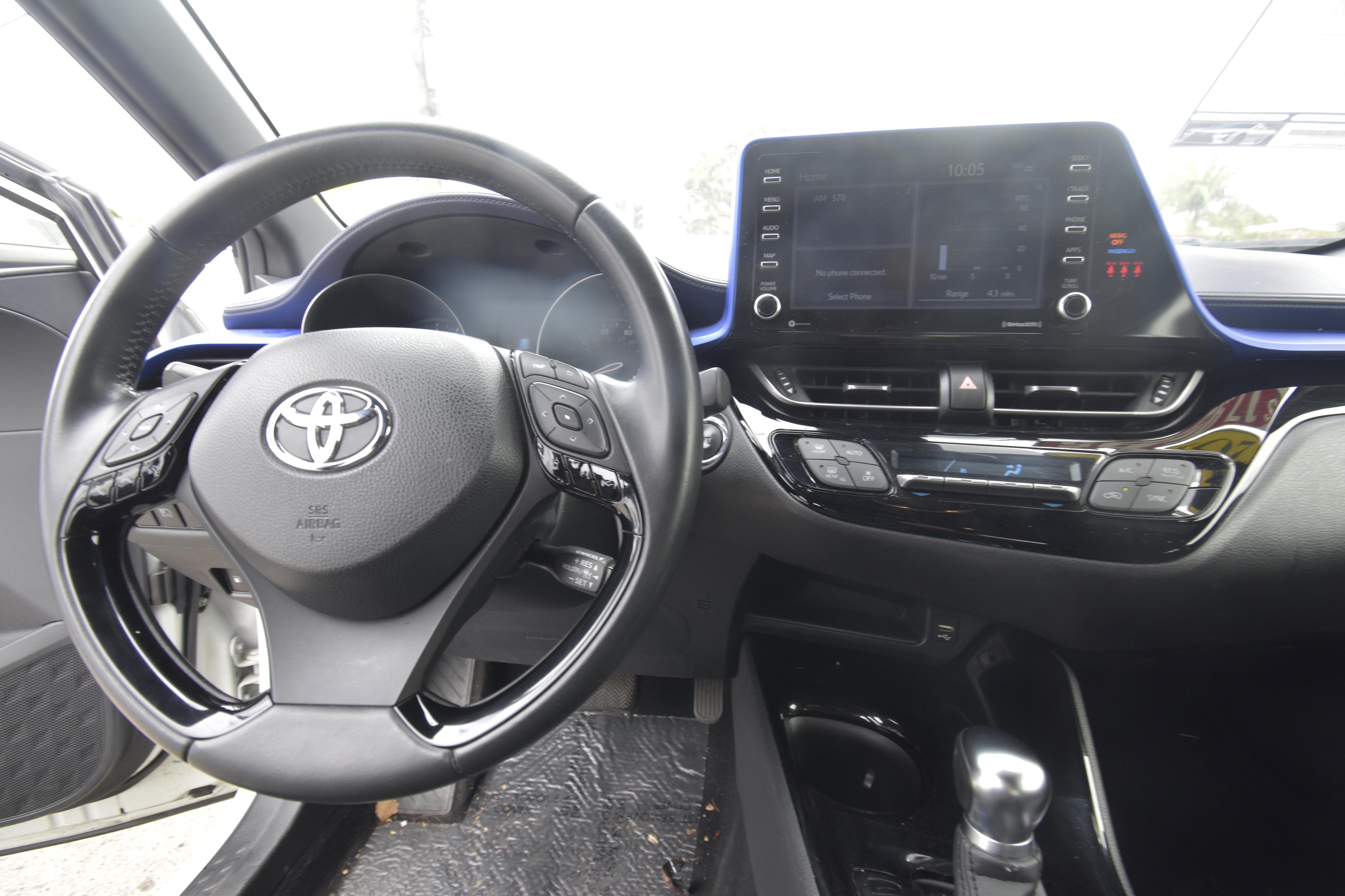 Used 2021 Toyota C-HR XLE FWD image 8