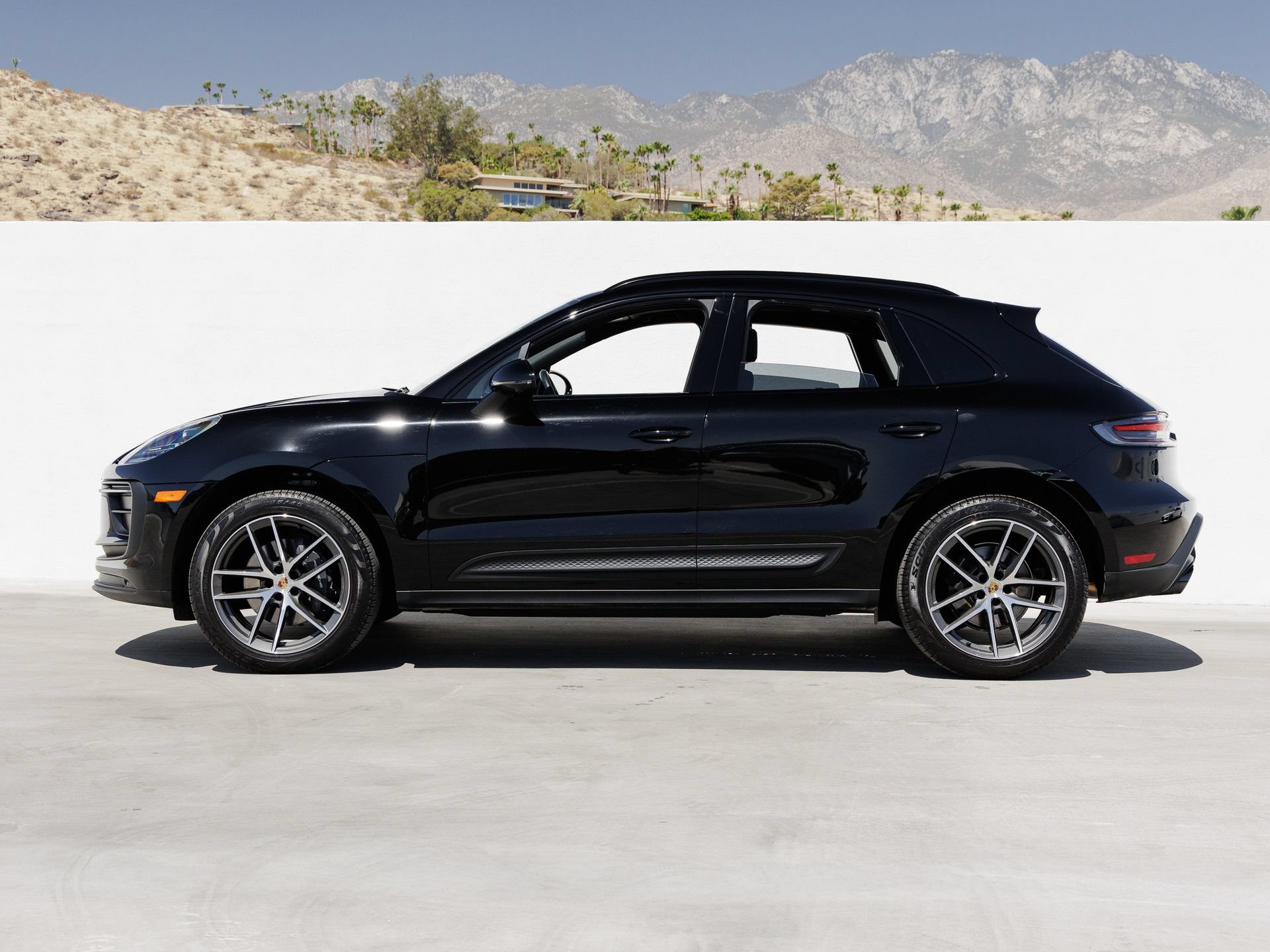 Certified 2026 Porsche Macan AWD/4WD image 2