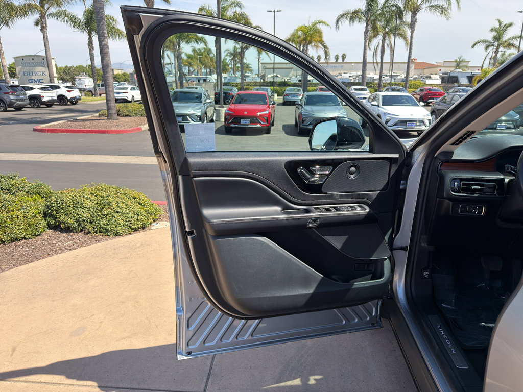 Used 2022 Lincoln Aviator Reserve RWD image 12