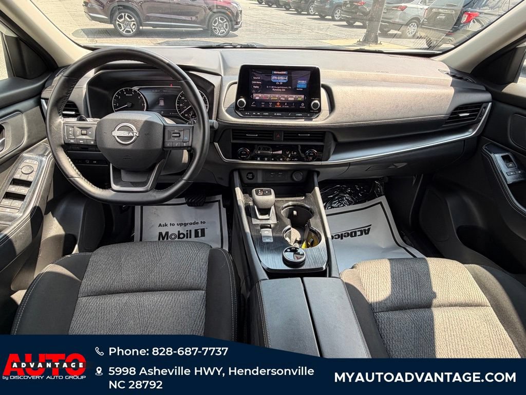 Used 2025 Nissan Rogue SV AWD/4WD image 8