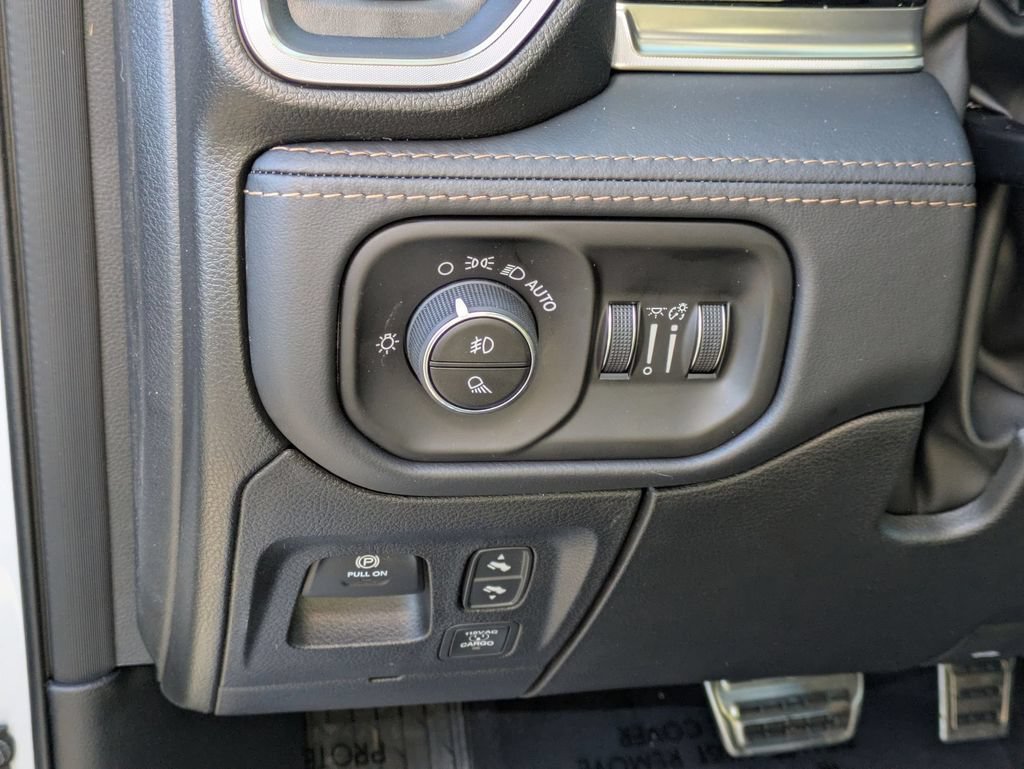 New 2026 RAM 1500 Tungsten w/ Trailer Tow Group AWD/4WD image 14
