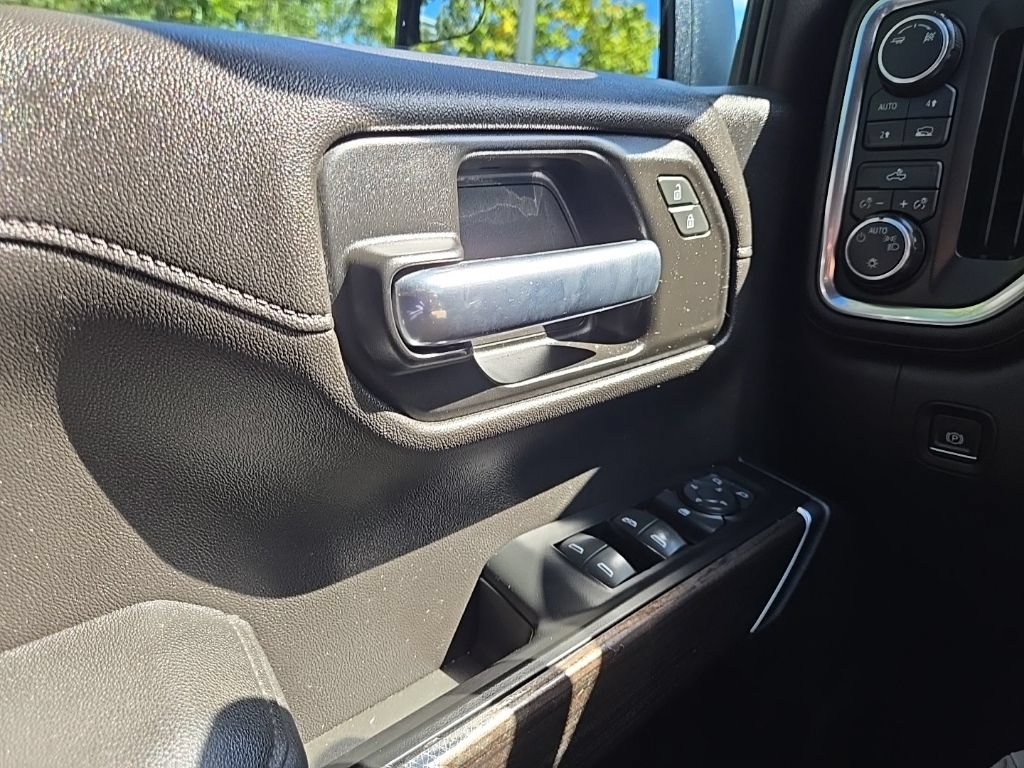 Used 2019 Chevrolet Silverado 1500 LT w/ All-Star Edition AWD/4WD image 18
