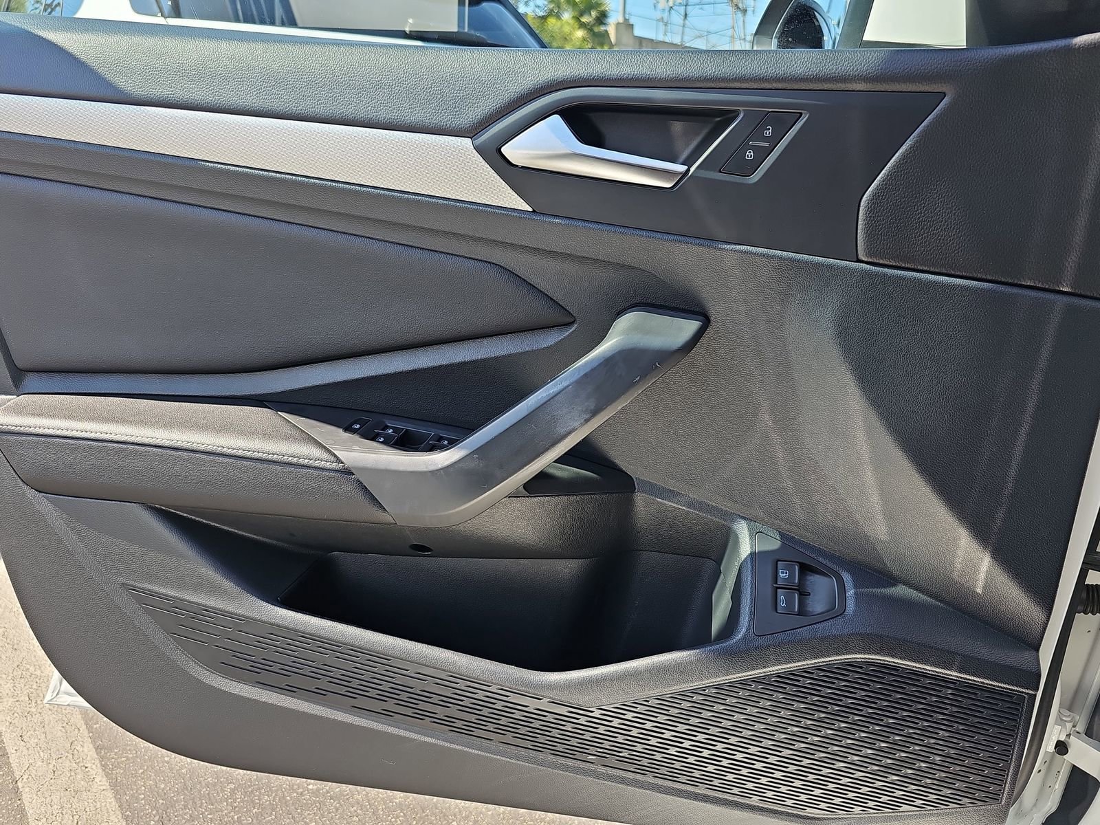 Used 2022 Volkswagen Jetta S image 25