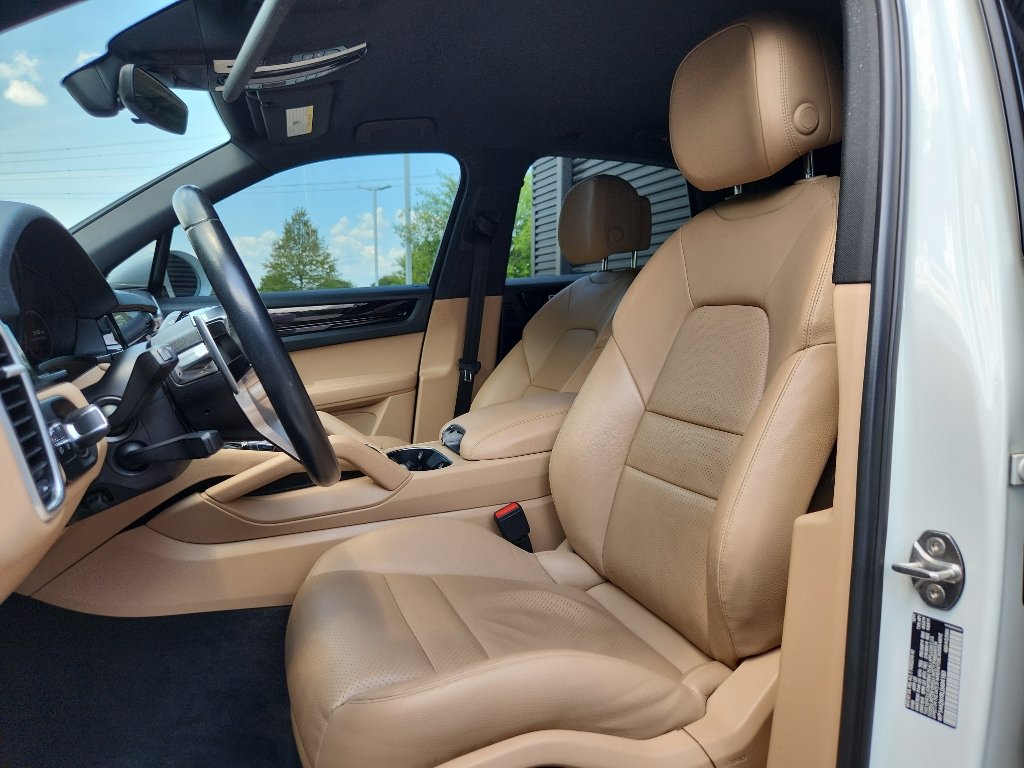Certified 2020 Porsche Cayenne AWD/4WD image 12