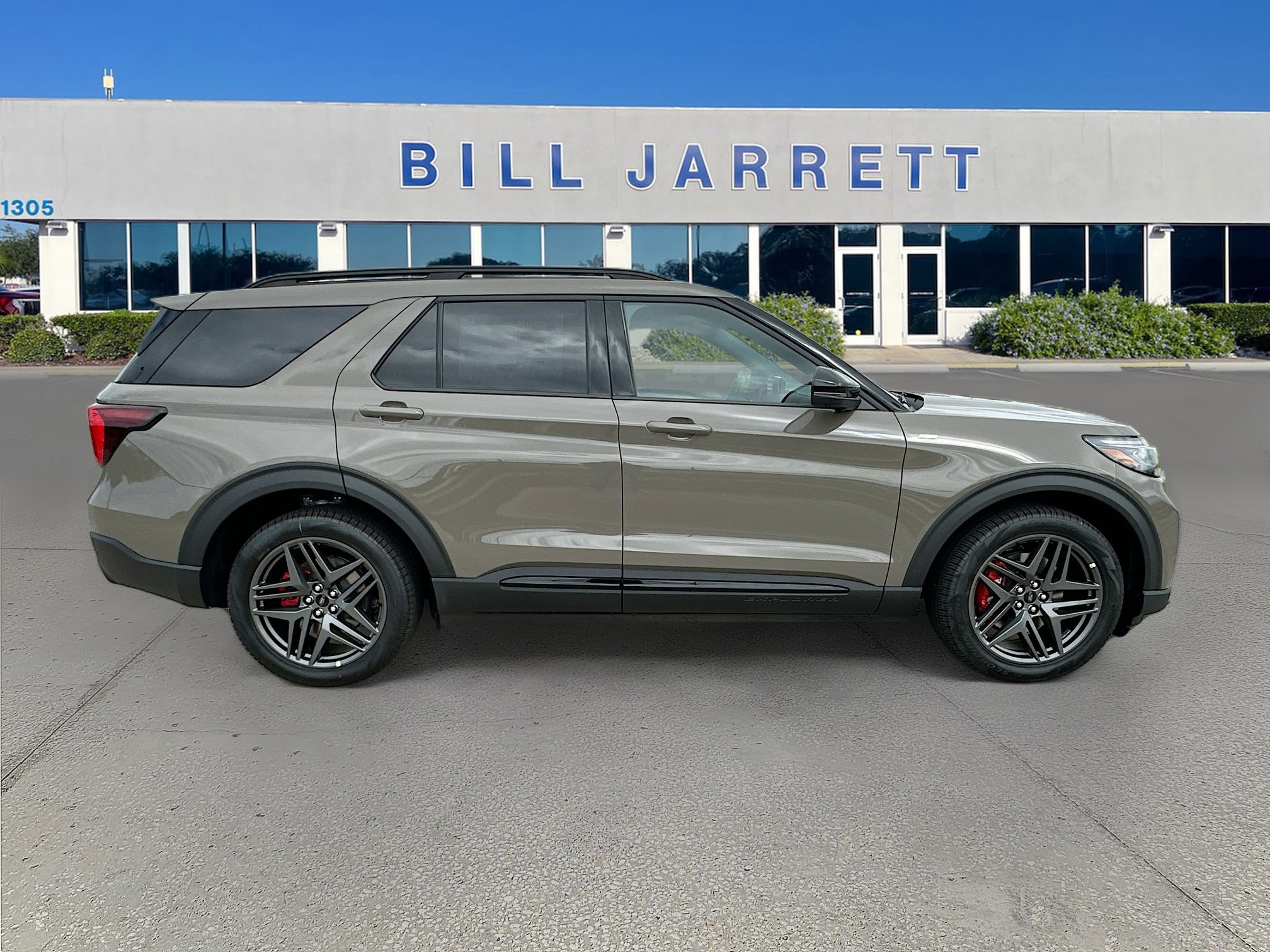 New 2026 Ford Explorer ST-Line w/ ST-Line Street Pack image 3