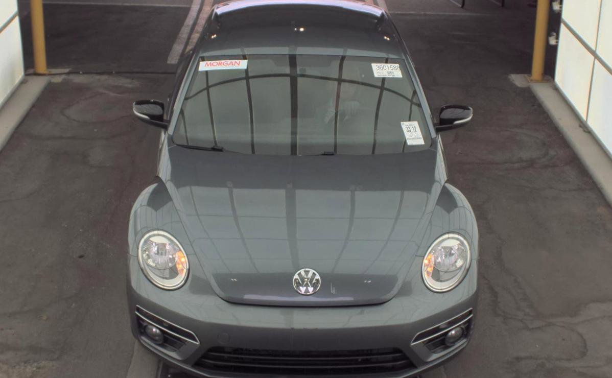 Used 2013 Volkswagen Beetle 2.0T image 2