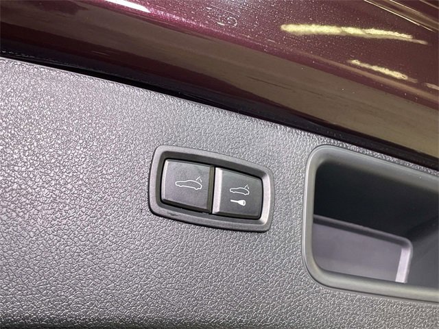Certified 2025 Porsche Macan image 21