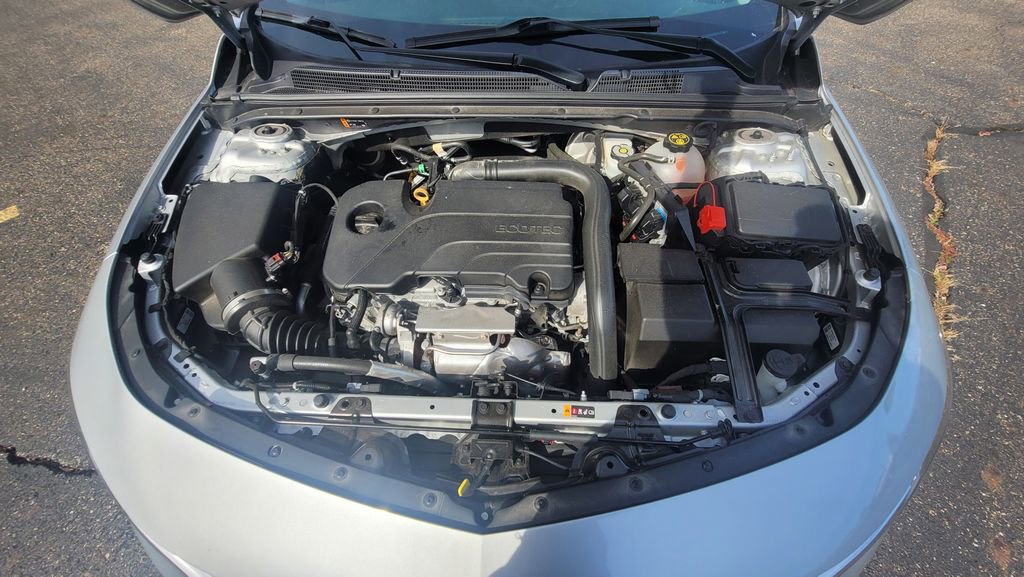 Used 2020 Chevrolet Malibu LT image 17