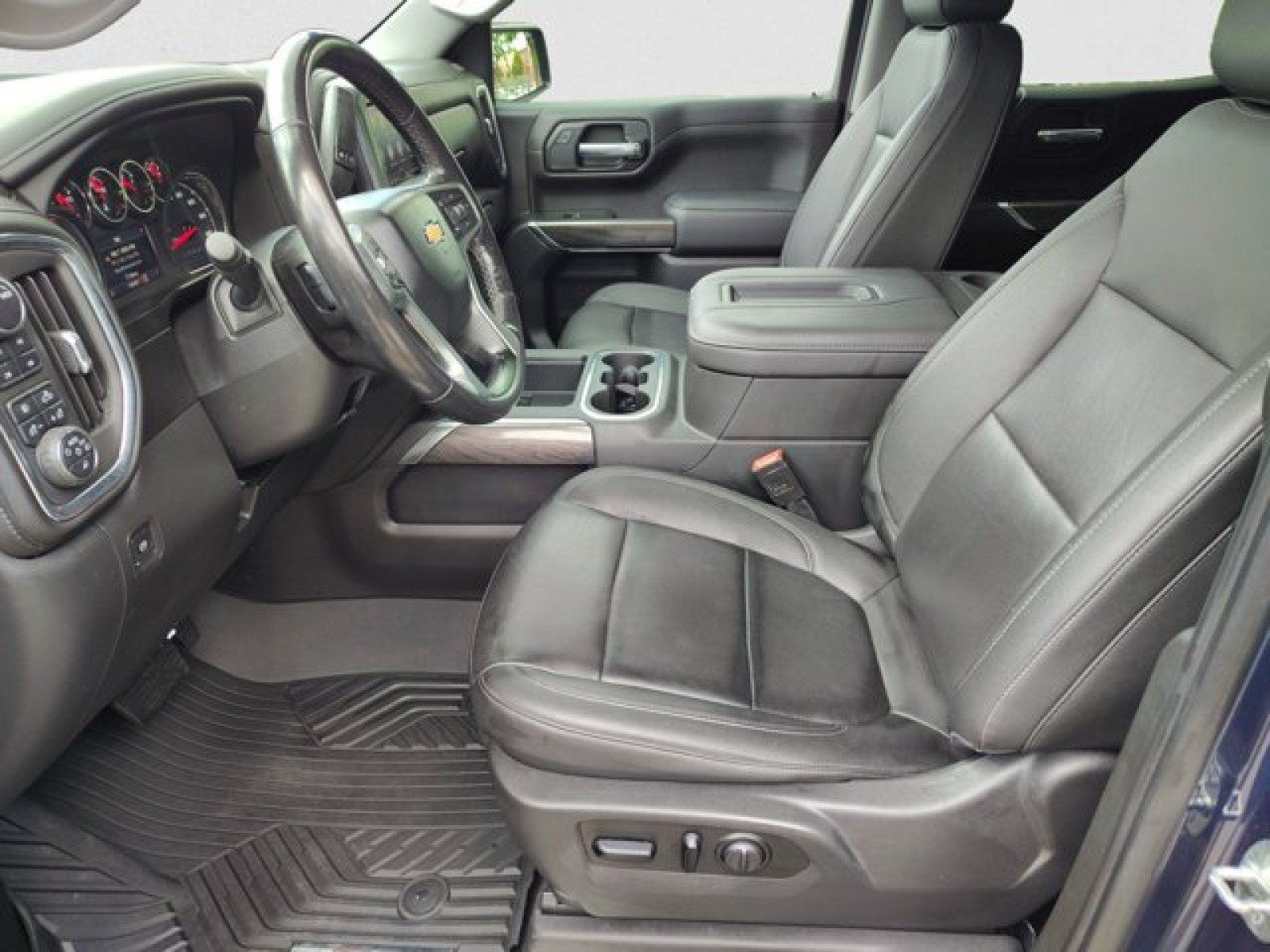 Used 2021 Chevrolet Silverado 1500 LTZ AWD/4WD image 10
