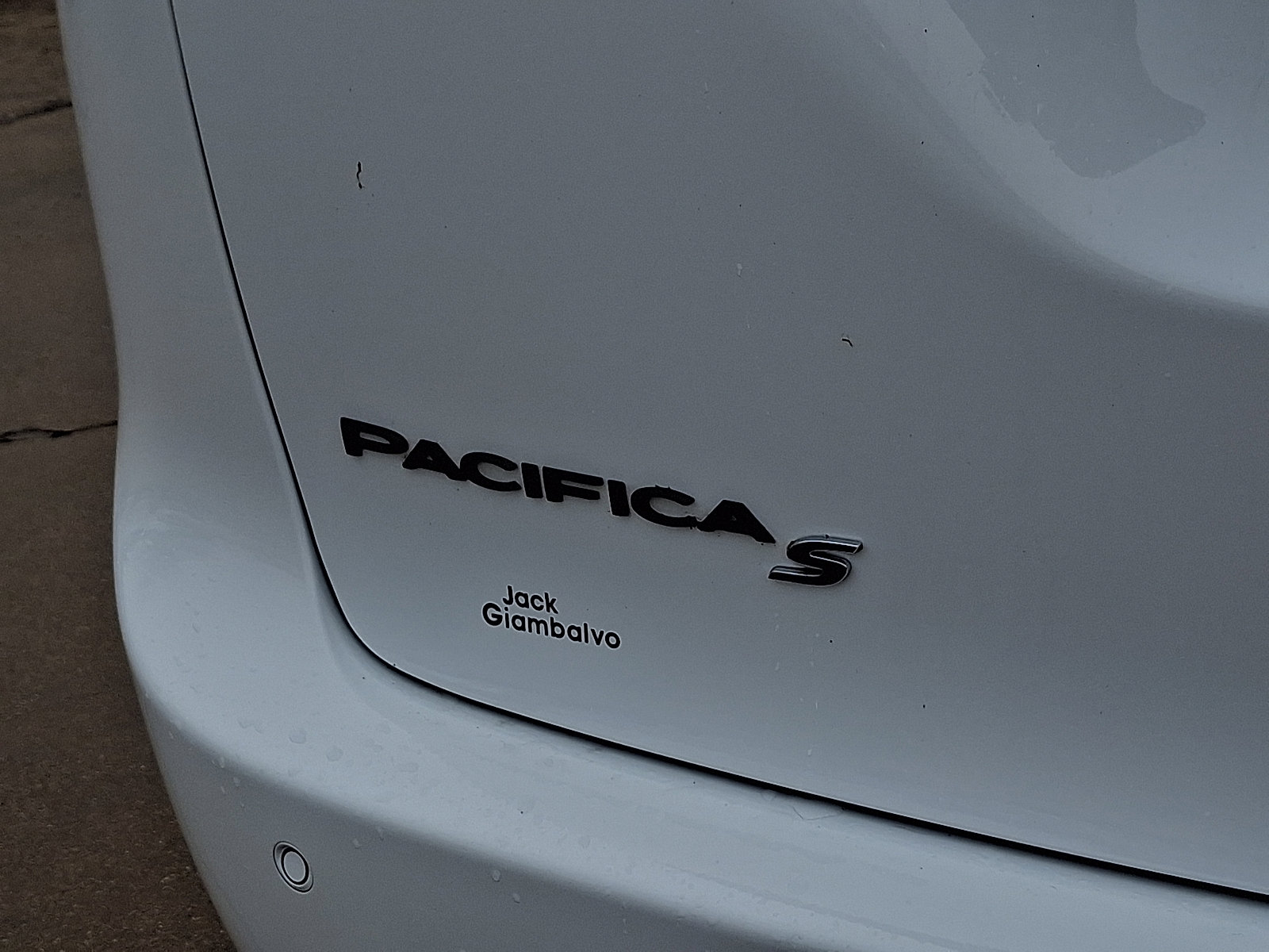 Used 2025 Chrysler Pacifica Premium image 31