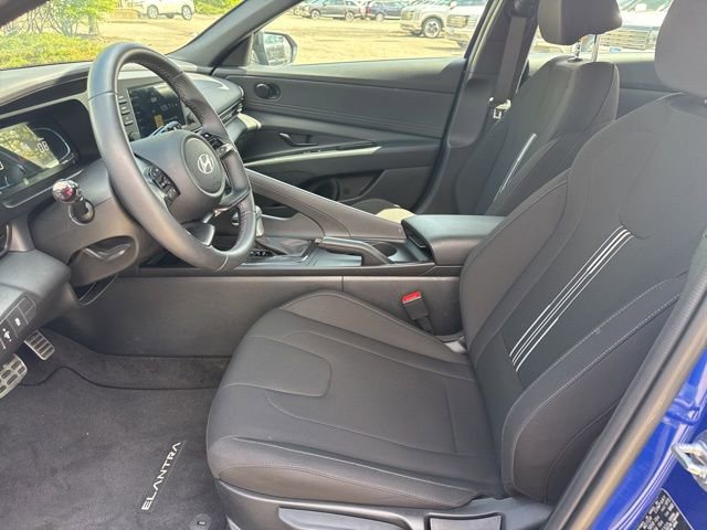 Used 2025 Hyundai Elantra Sport FWD image 21