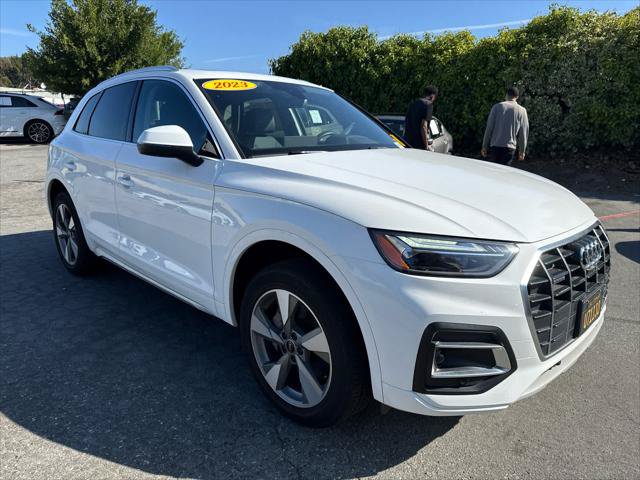 Used 2023 Audi Q5 2.0T Premium Plus w/ Premium Plus Package AWD/4WD image 2