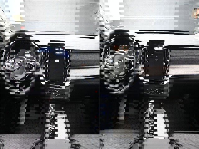 New 2025 Volvo XC90 B6 Ultra w/ Protection Package Premier image 9