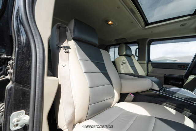 Used 2004 HUMMER H2 w/ Preferred Equipment Group image 59