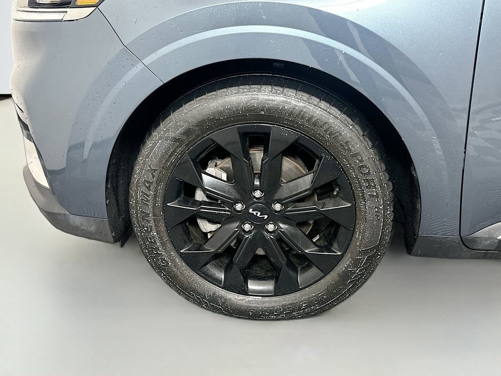 Used 2023 Kia Carnival SX Prestige image 31