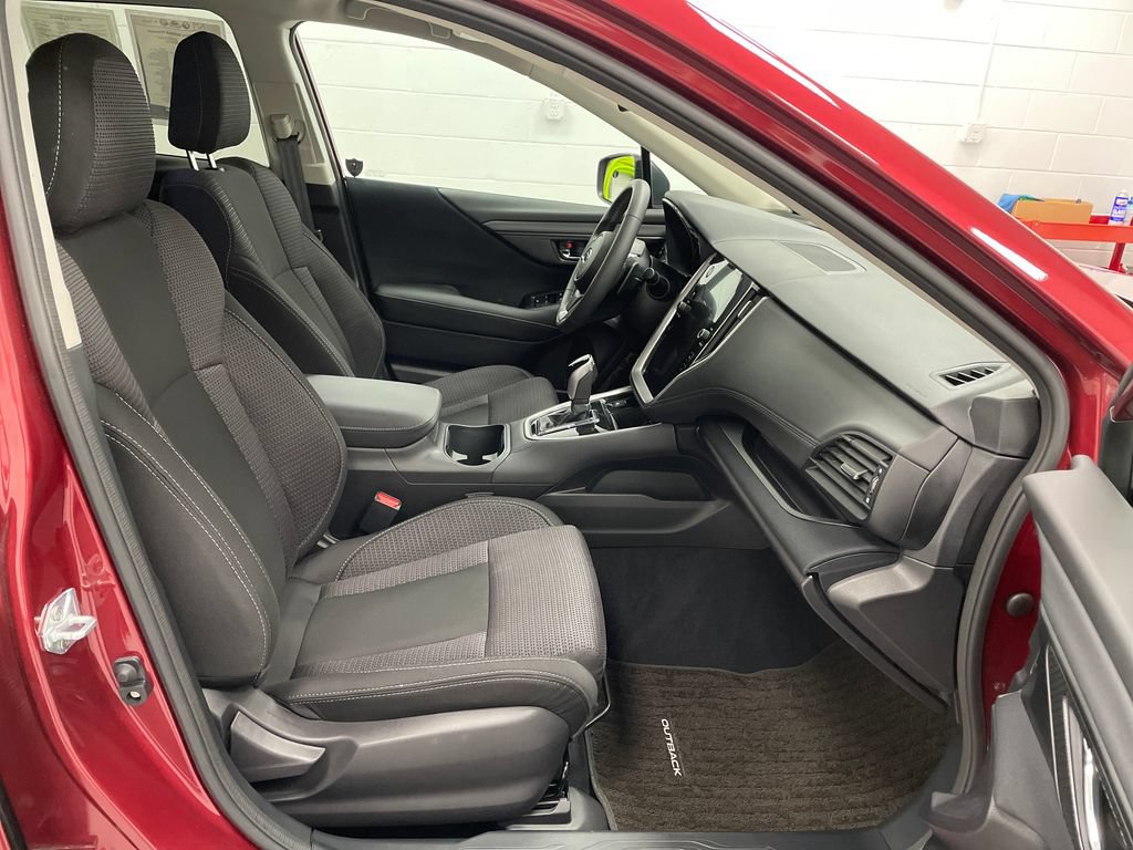 Used 2025 Subaru Outback Premium AWD/4WD image 12
